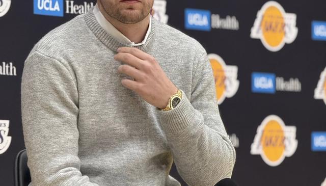 东契奇重返赛场，持续失利首场状态出色，快船观众沸腾！