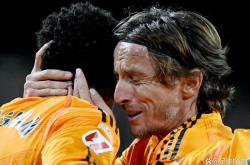 西亚卡姆在皇家马德里比赛中重返赛场，出色防守引发热议！