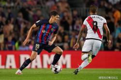 莱万多夫斯基爆冷击败TES，绝杀引爆全场！的简单介绍