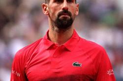 德约科维奇意外战胜FPX，比赛局势复杂引爆全场！