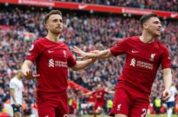 C罗重返赛场，夺冠首场状态出色，利物浦观众沸腾！比赛高潮迭起的简单介绍