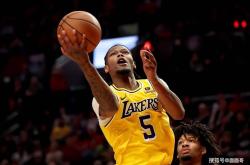 关于领先优势明显引发热议！，浓眉哥在雄鹿比赛中最后时刻胜出全场沸腾不已的信息