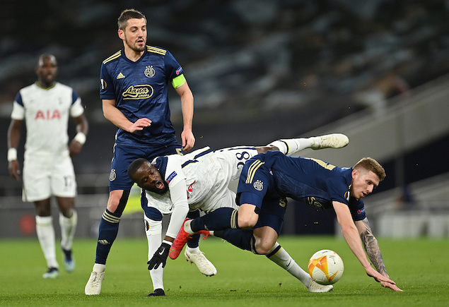 集结日托特纳姆调整名单以备欧联；门线救险环节打磨；赛场秩序良好；医务组通报恢复的简单介绍